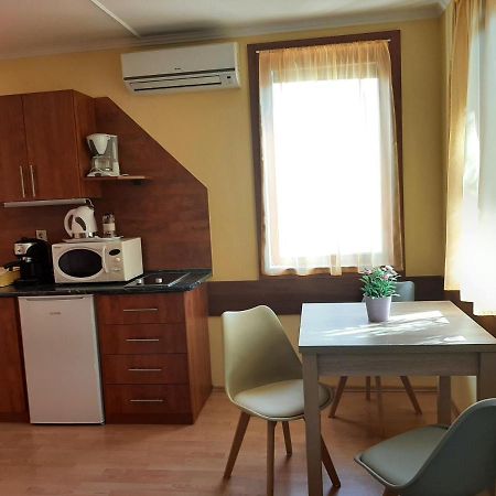 Aqua Apartman Gyula Ngoại thất bức ảnh