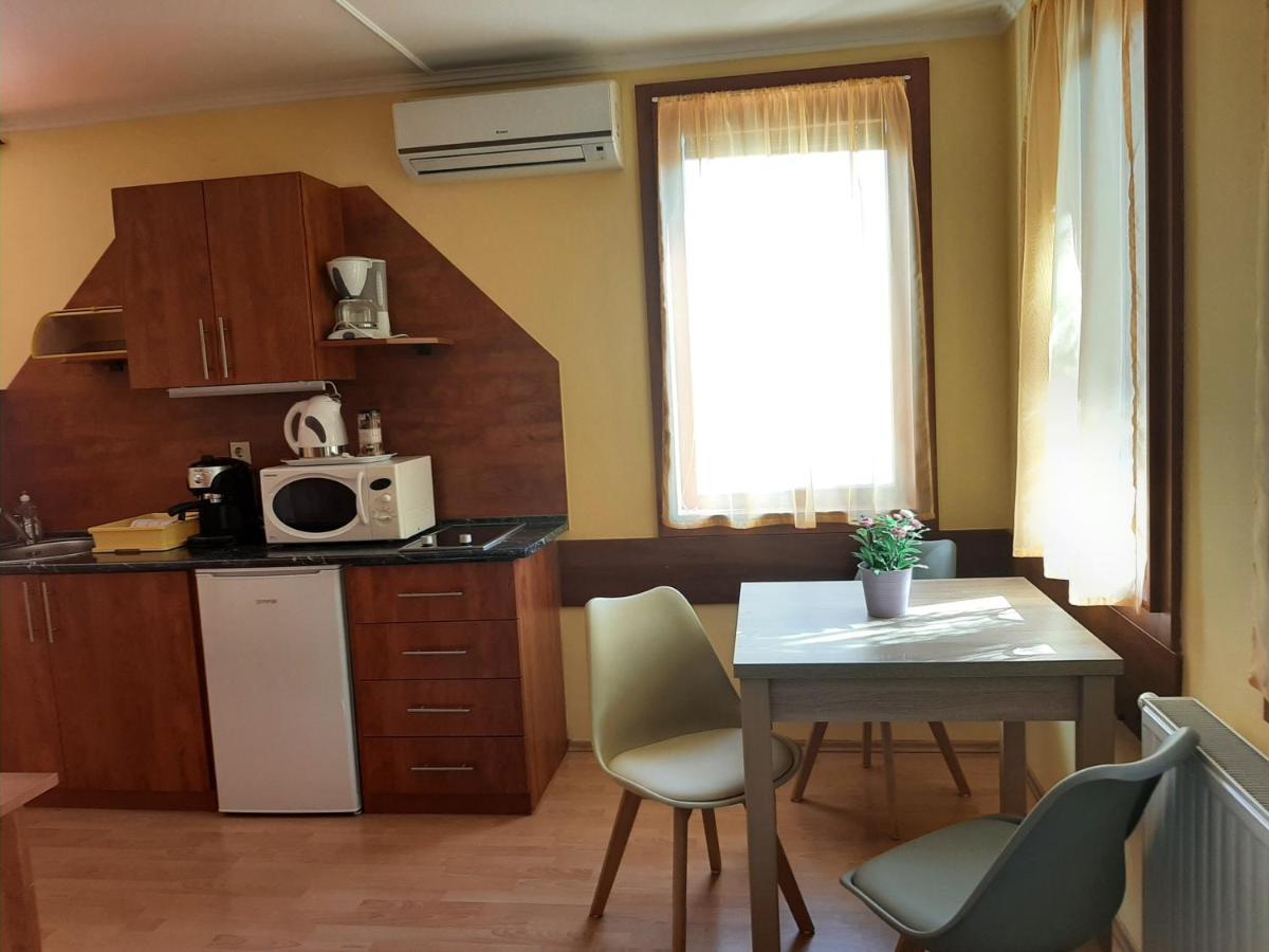 Aqua Apartman Gyula Ngoại thất bức ảnh