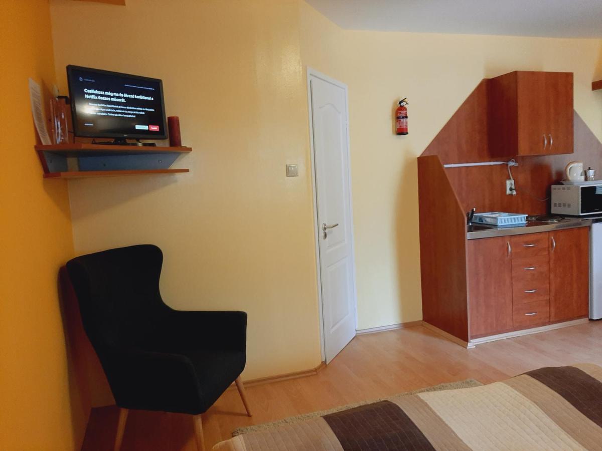 Aqua Apartman Gyula Ngoại thất bức ảnh