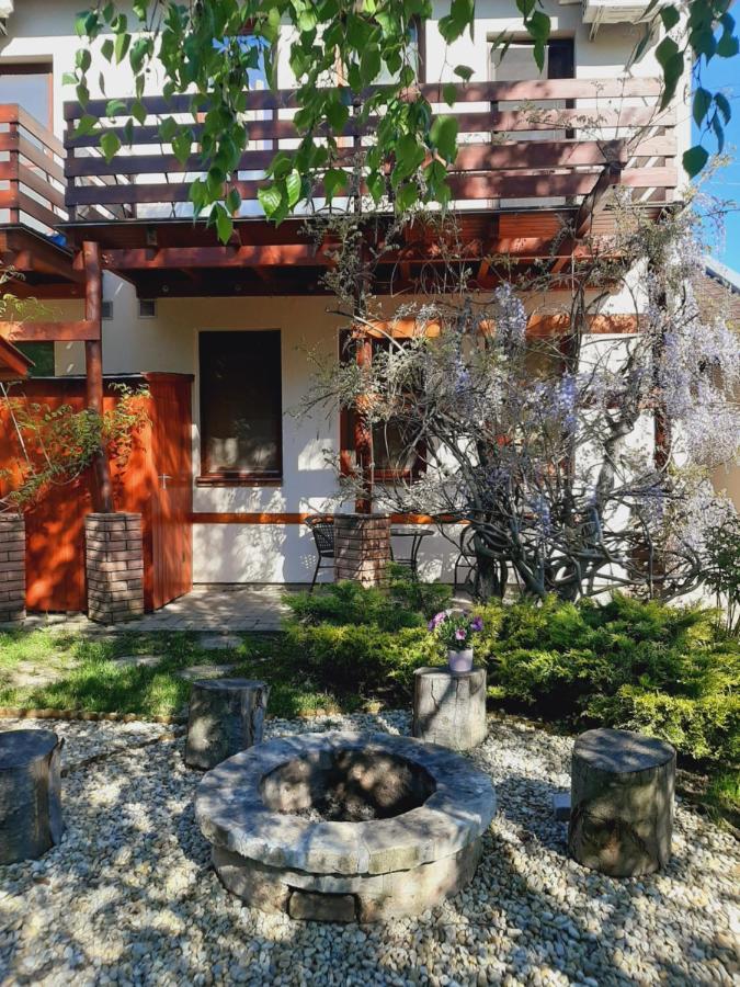 Aqua Apartman Gyula Ngoại thất bức ảnh