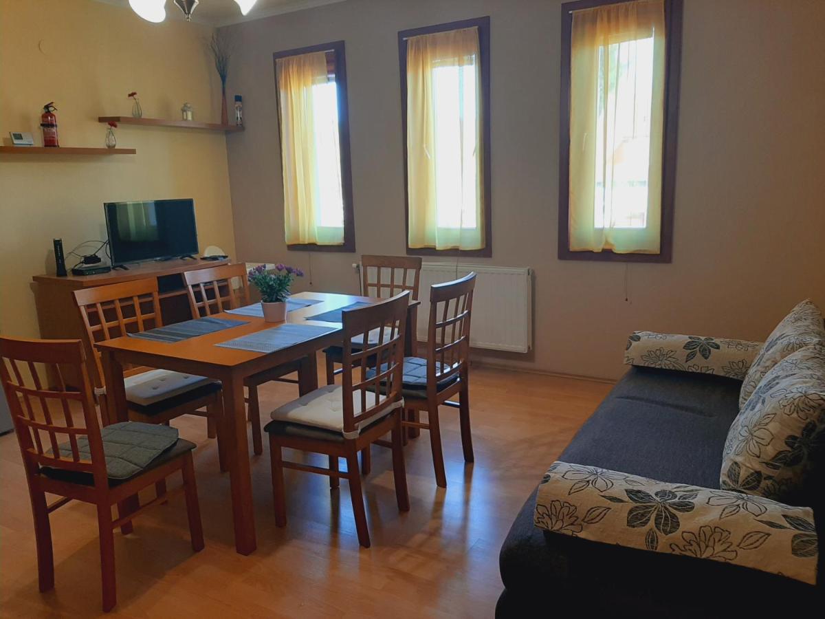 Aqua Apartman Gyula Ngoại thất bức ảnh