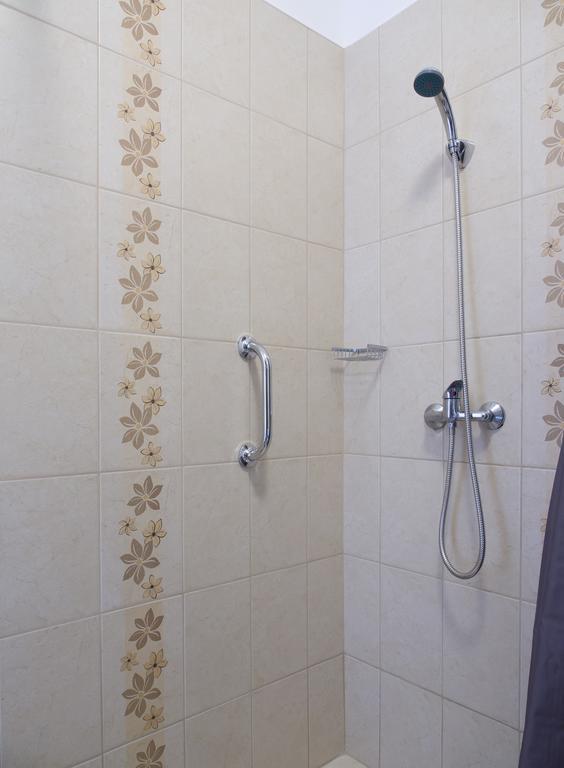 Aqua Apartman Gyula Phòng bức ảnh