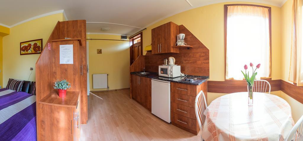 Aqua Apartman Gyula Ngoại thất bức ảnh