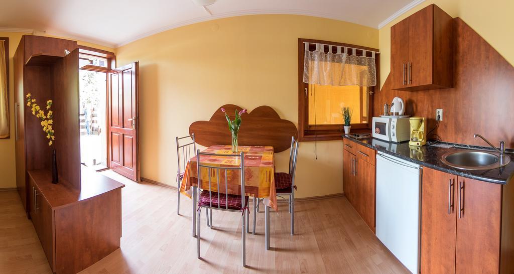 Aqua Apartman Gyula Ngoại thất bức ảnh