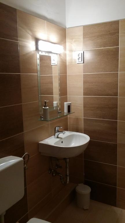 Aqua Apartman Gyula Ngoại thất bức ảnh